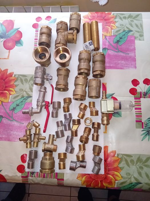 Sprzedam nowe Zawory itp.