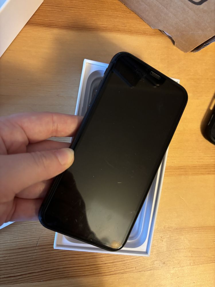 Iphone 11 Czarny połys