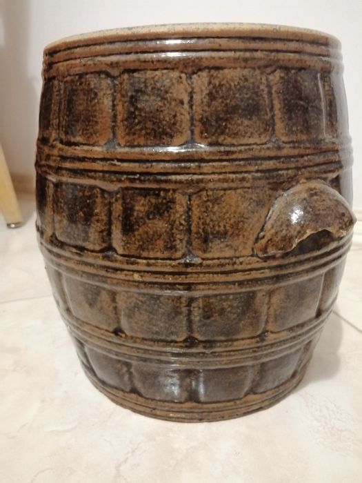 Stary gliniany garnek