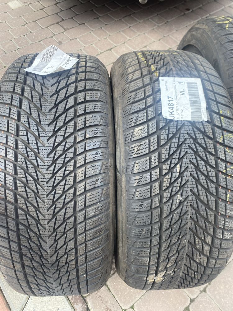 GoodYear ultraGrip performance3 235/45/18 98V
