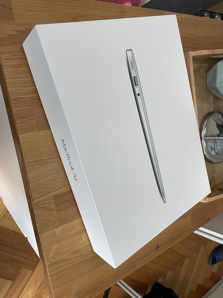 Apple A1466 Macbook Air