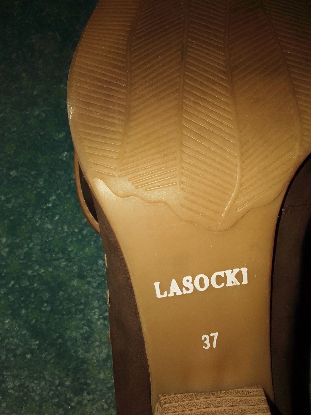 Skórzane buty na obcasie Lasocki