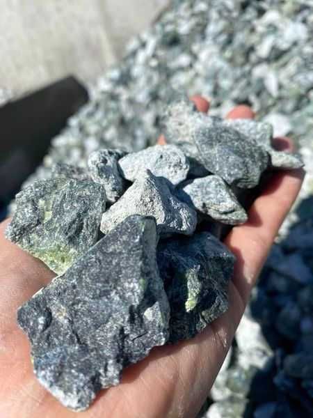 Grys Serpentynit GREEN kamień ozdobny dekoracyjny zielony dróżka ogród