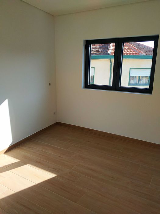 Apartamento 1º andar (junto à areosa)