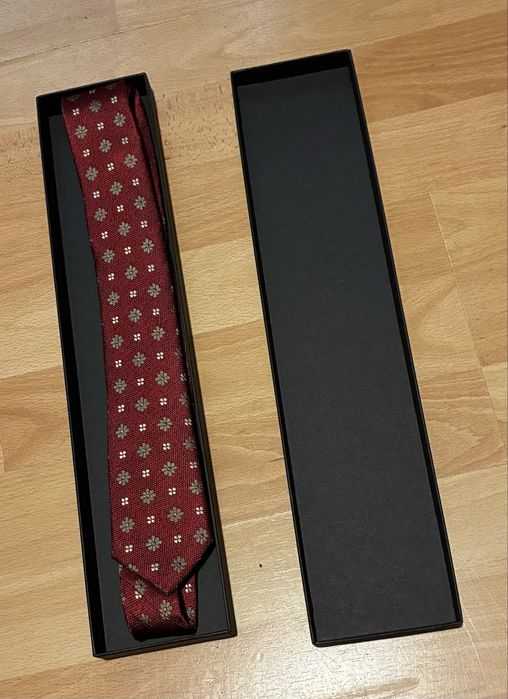 Jedwabny czerwony bordowy krawat Wólczanka 6 cm z pudełkiem