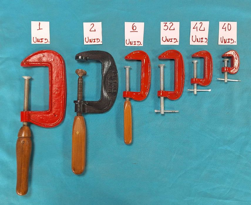 Grampos Vários Metálicos e Madeira