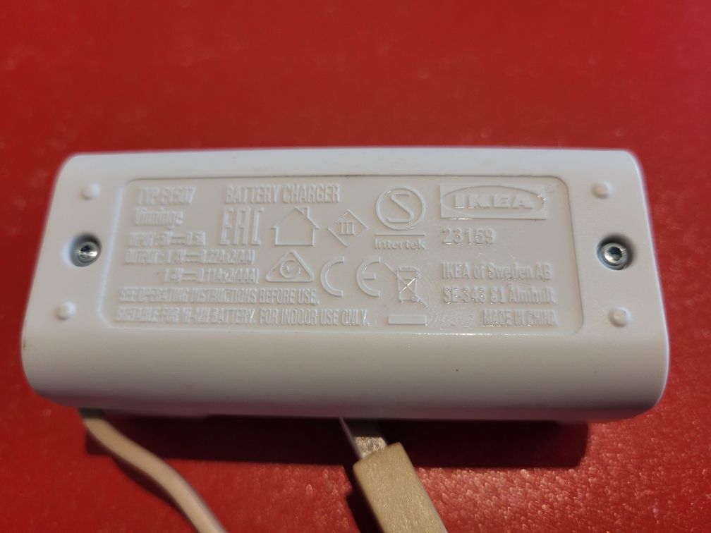 Ładowarka akumulatorów AA AAA USB IKEA Vinninge