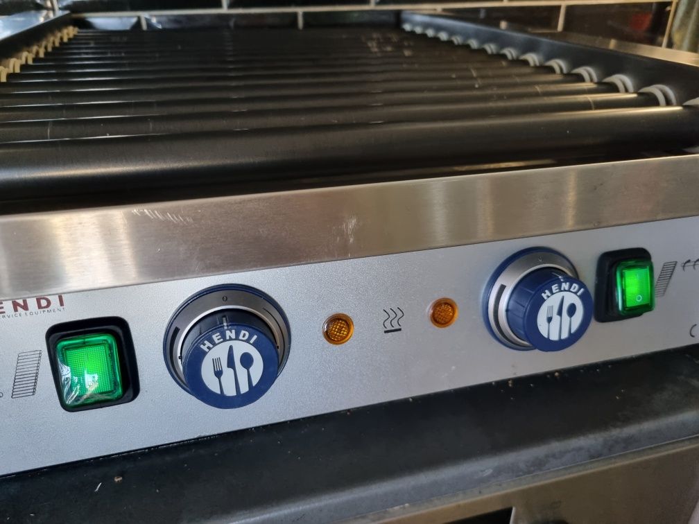 Grill rolkowy / roller do kiełbasek Hendi 1480 W