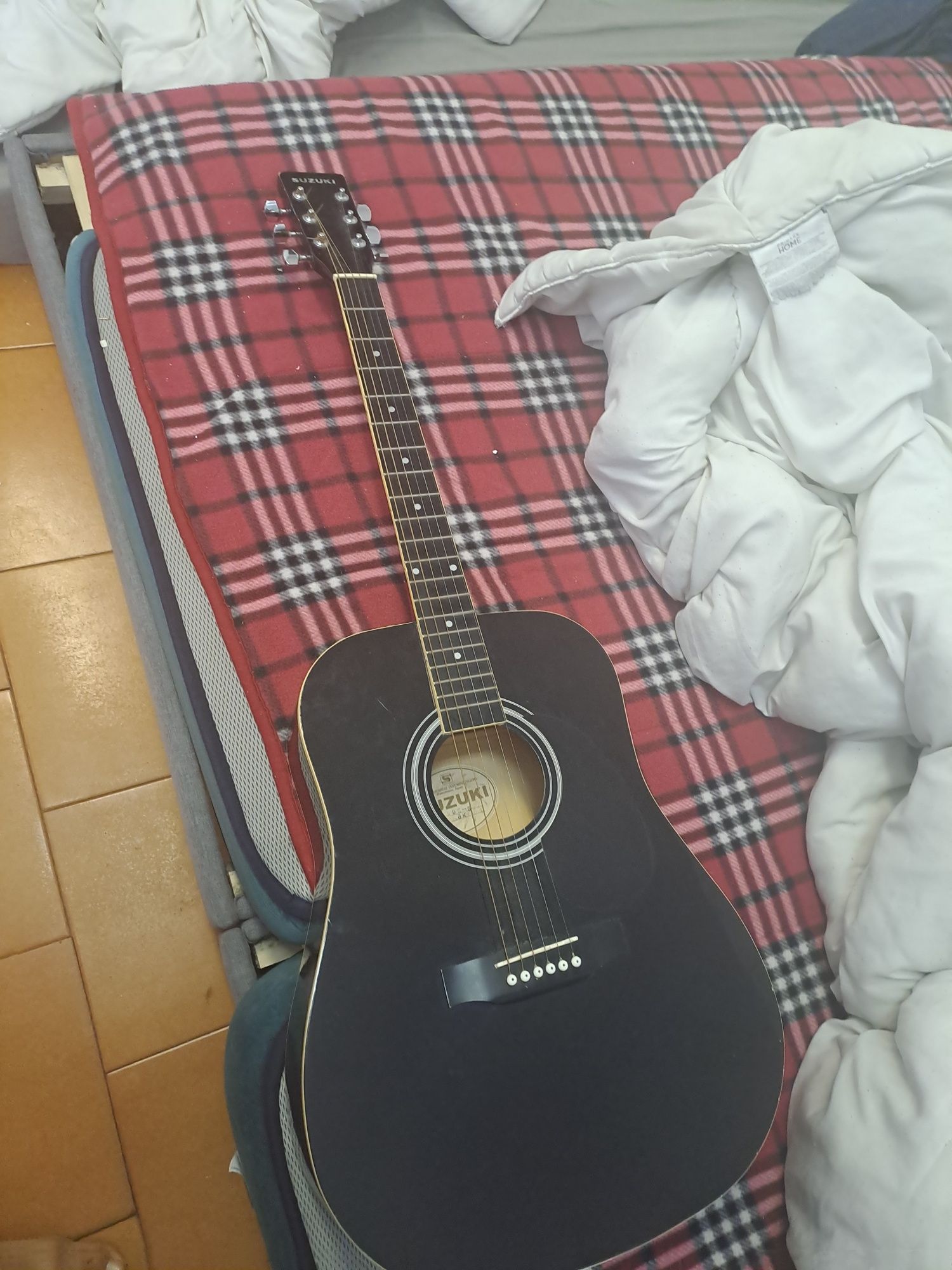 Vendo guitarra suzuki