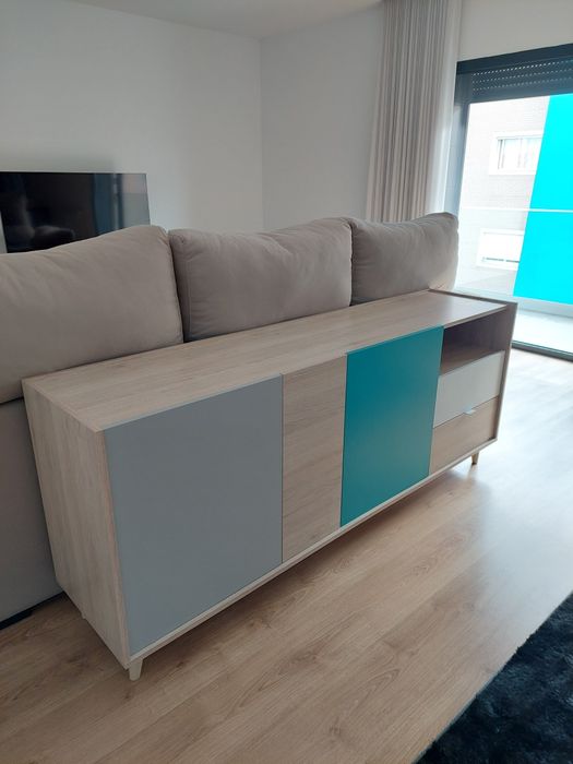 Móvel de sala em muito bom estado 180x75x43