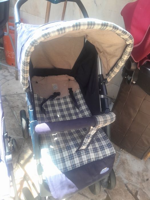Carrinho bebe c/ oferta de cadeira auto 15 €