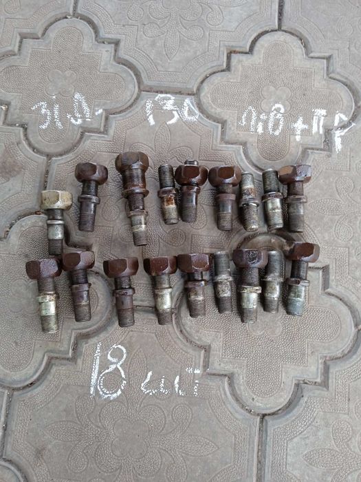 Зіловські колесні шпильки