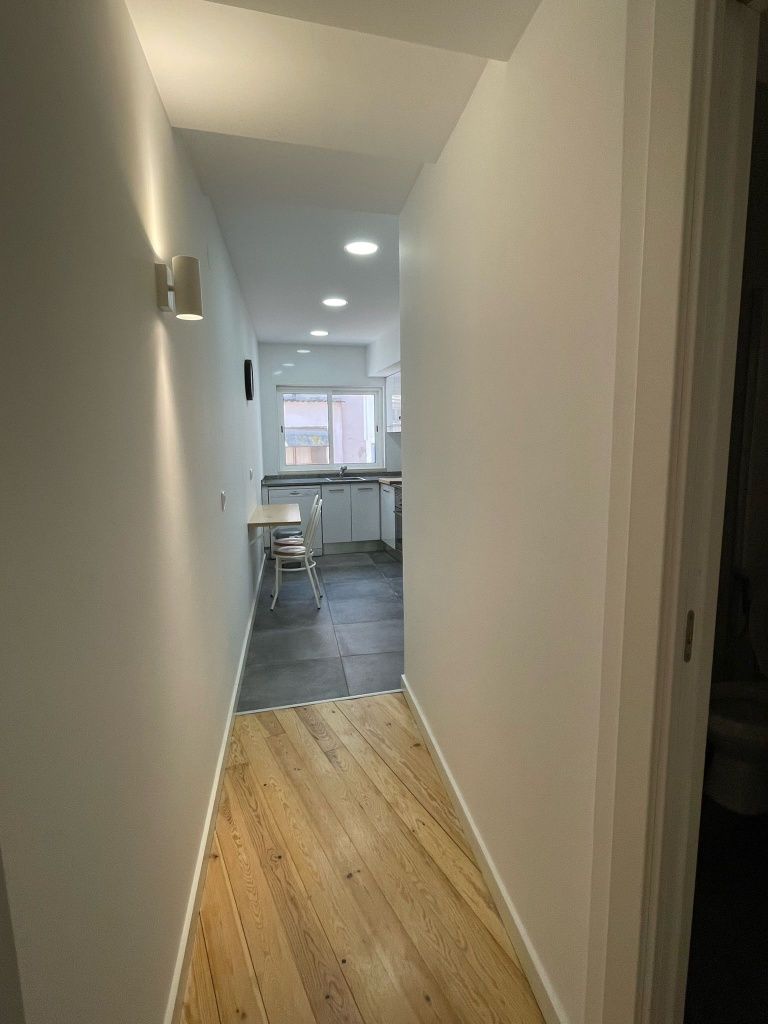 SEM CAUÇÃO. Quarto para raparigas.