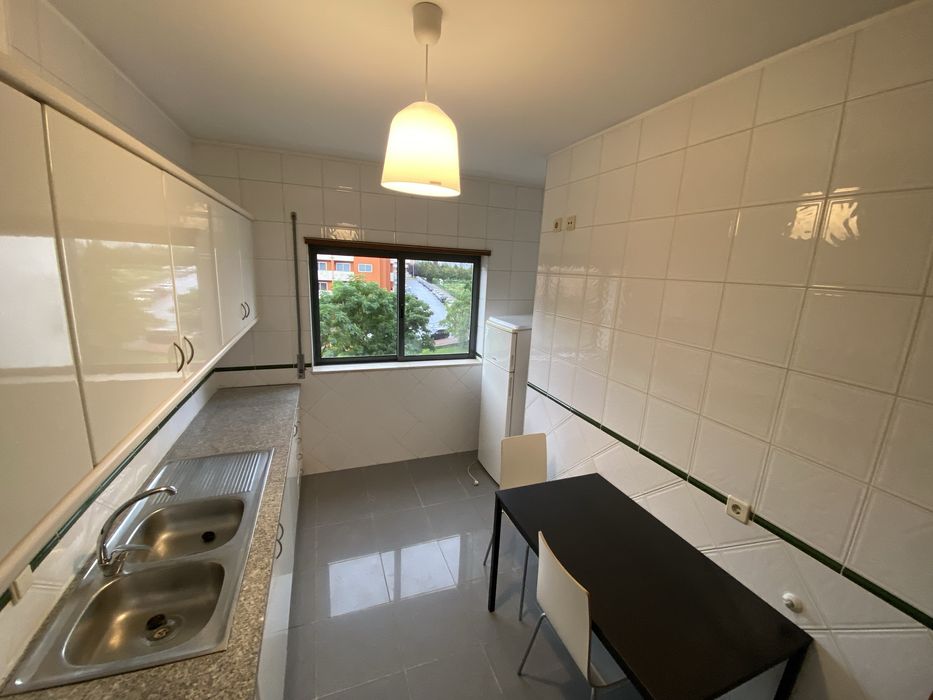 Aluga-se T1 Nogueiró