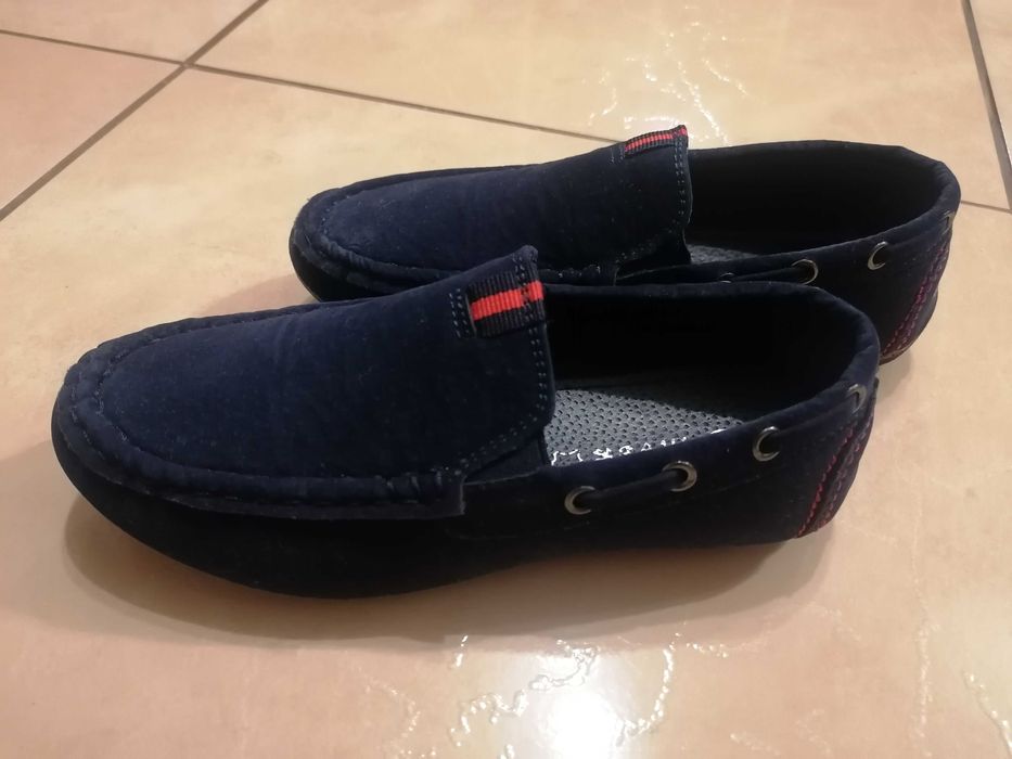 Mokasyny chłopięce granatowe, rozmiar 33, wkładka 20cm, stan idealny.
