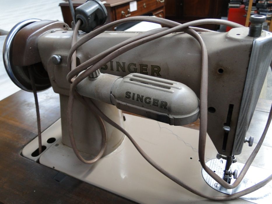 Máquina de costura Singer - Bom estado geral