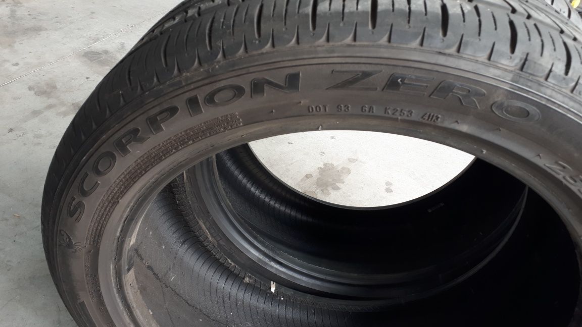 Dois pneus 255/45R20 105V Pirelli Scorpion Zero