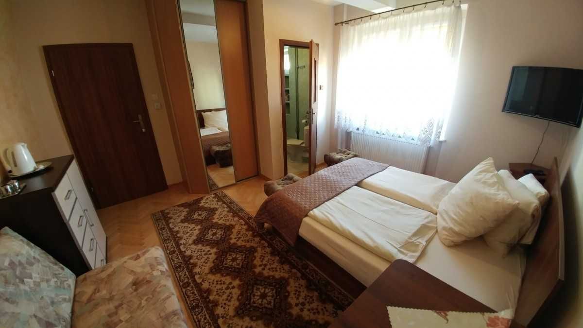Darłowo, Darłówko, pokoje, noclegi, wczasy parking gratis, KONTAKT tel