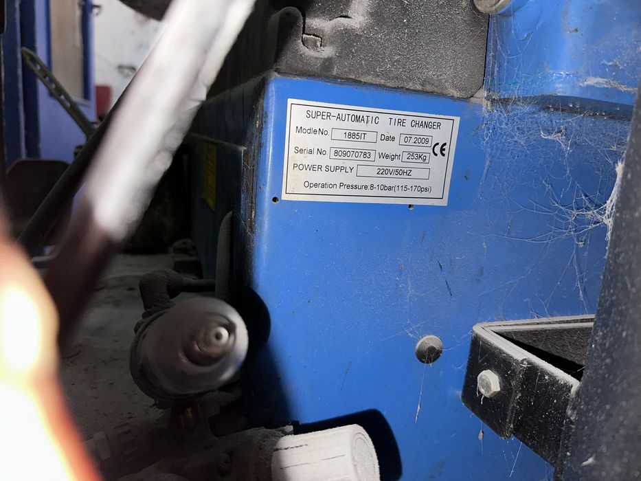 Шиномонтажне обладнання, шиномонтажний станок Trommelberg автомат