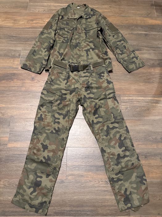 Mundur polowy wzór 2010 wzór 123 UP/MON w rozmiarze M/R.