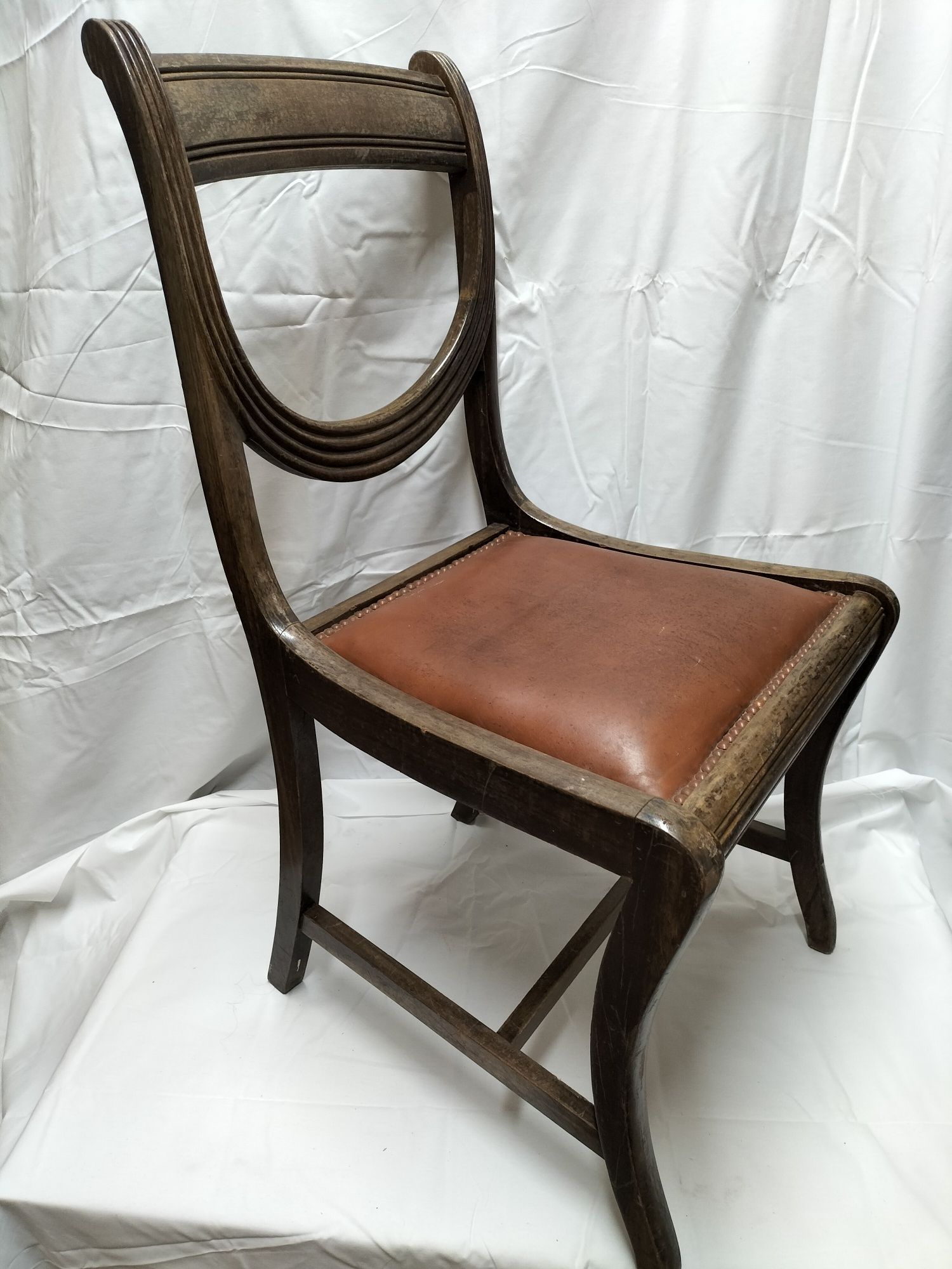 Cadeiras em madeira de mogno