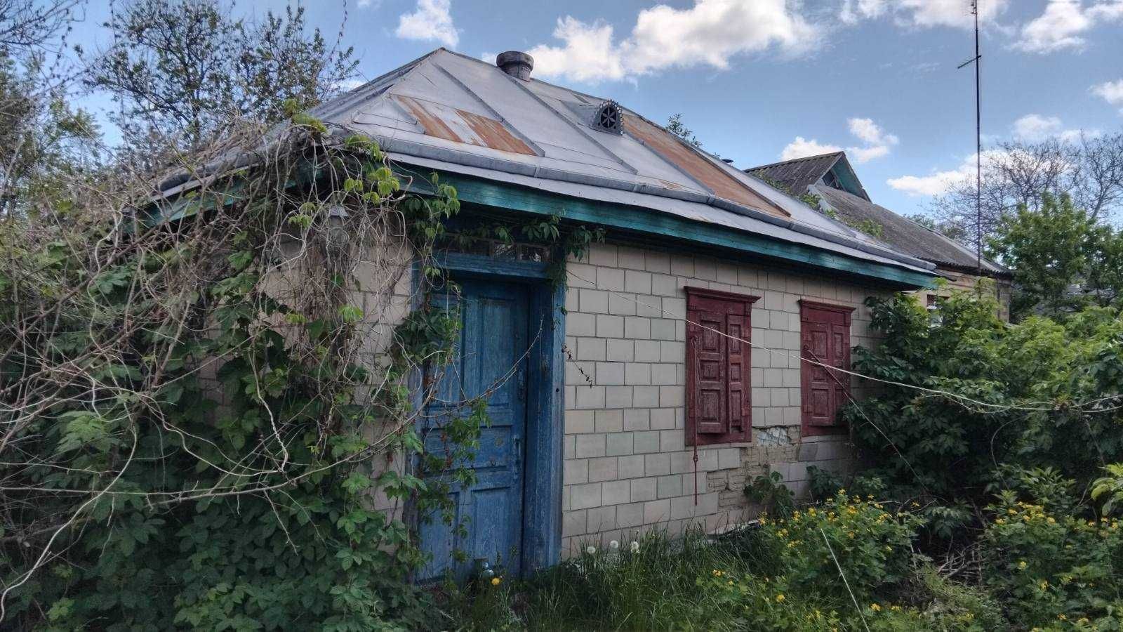 Домоволодіння в с. Яснозір'я (санвузол, піч з лежанкою, 3 фази) (п3)