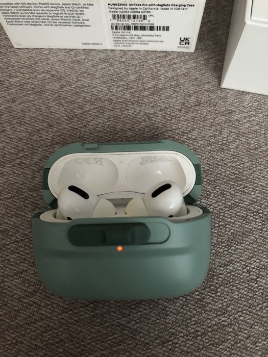 AirPods Pro 1 gen + case ESR (opis)