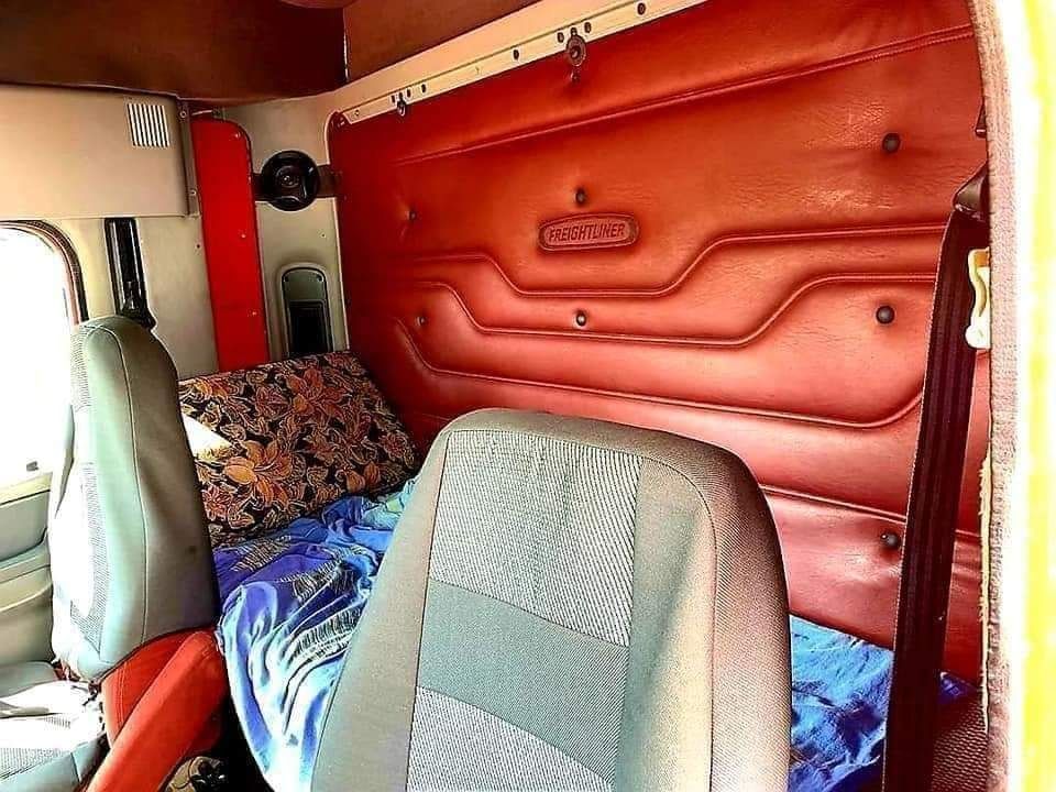 Продаж Самоскид Freightliner Columbia