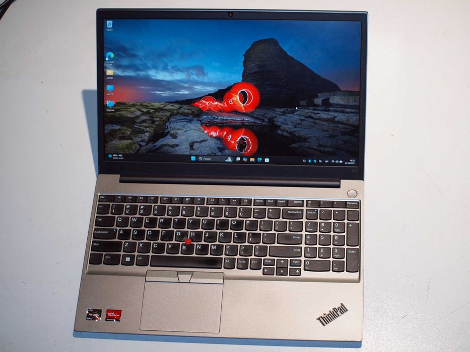 Lenovo E15 Gen 4 | Ryzen 5 5625U | VEGA7 | 8GB | 256GB | 15.6" FHD IPS