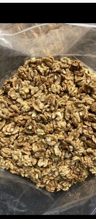 Продам горіхи домашні .