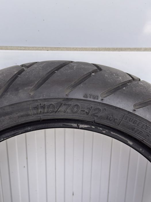 Pneu Original com 11.000km Vespa Sprint 125