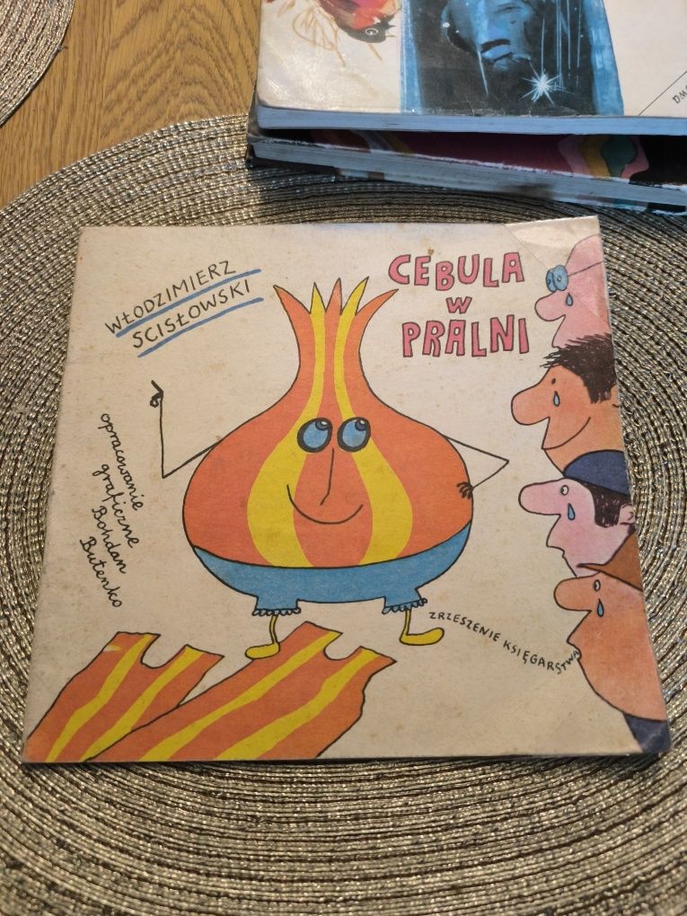 Cebula w pralni. Włodzimierz Ścisłowski. Wyd. I z 1988r