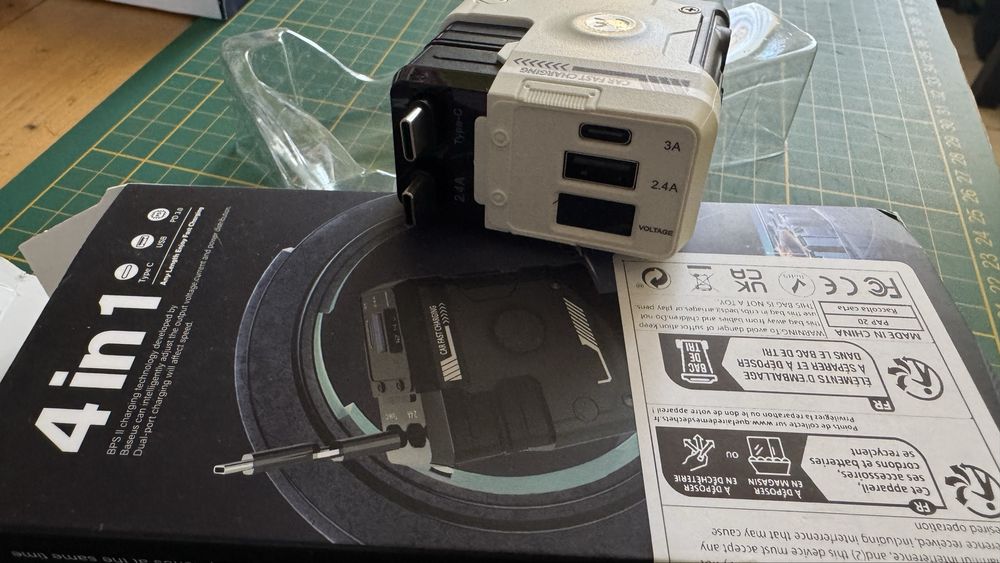 CarlinKit CPC200-CP2A Carplay,Android+Ładowarka teleskopowa.Typ-C 4w1.