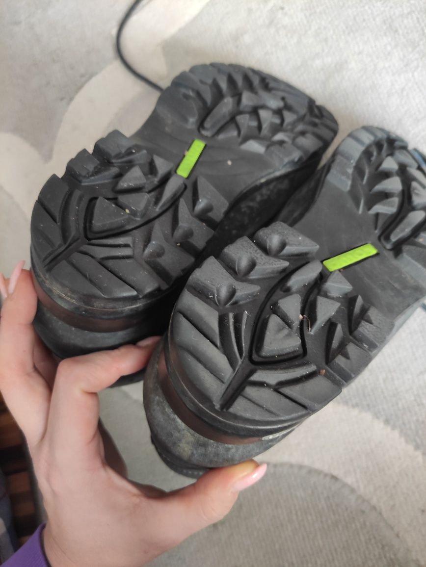 Buty trekkingowe górskie zimowe w góry outdoorowe Lowa Gore Tex GTX 37