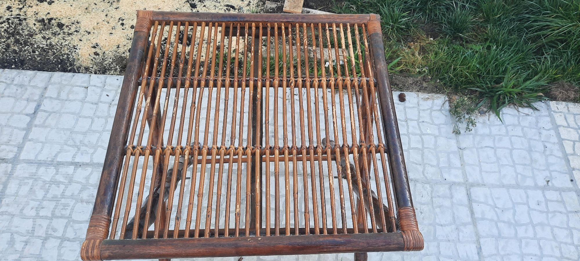 Mesa de bambu desdobrável
