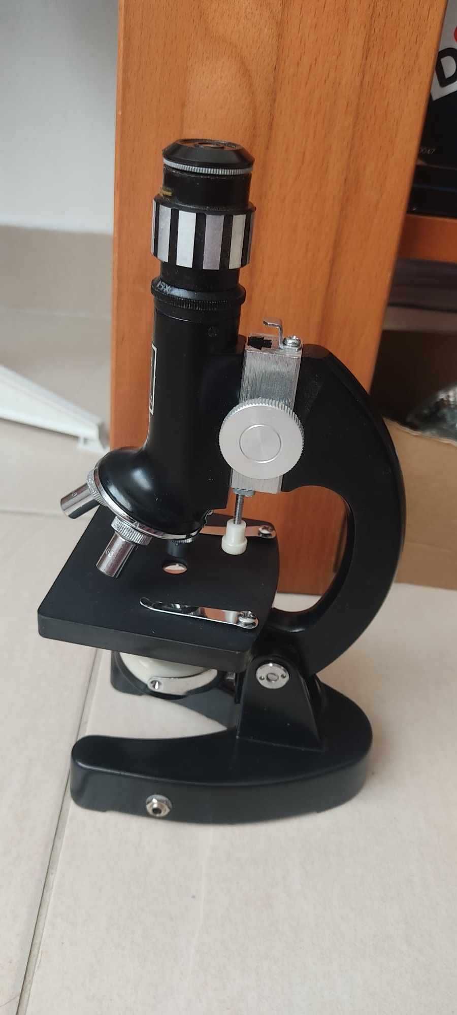Microscópio estudantil vintage 100x900x