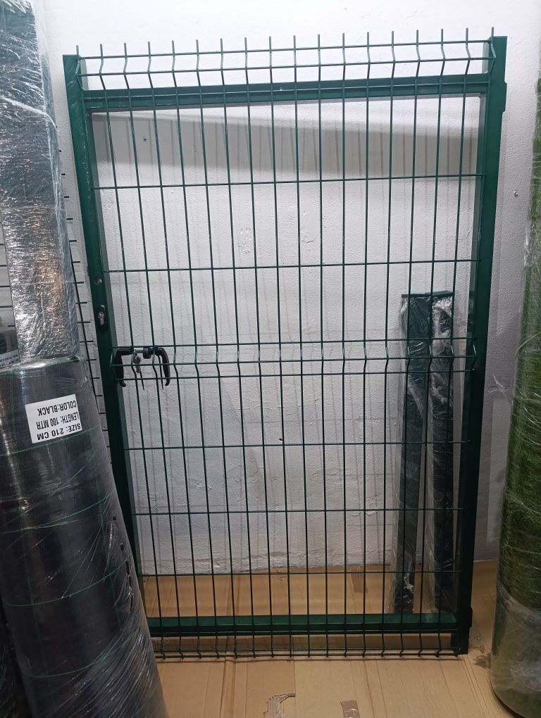 Portões exteriores com painel 3D