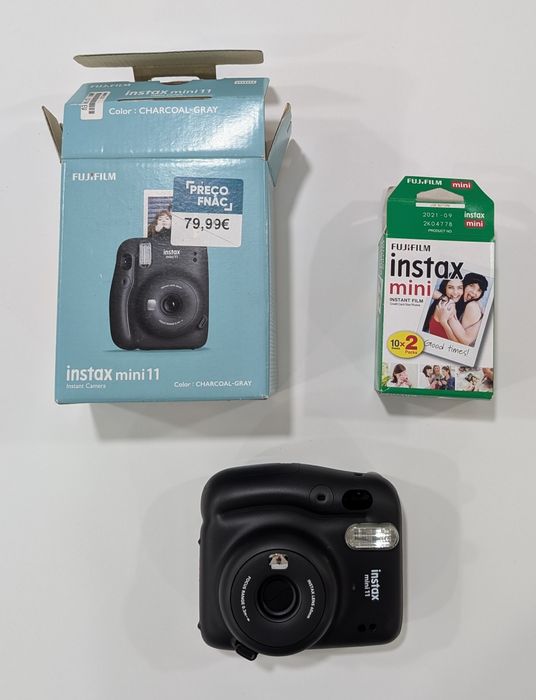 Instax Mini 11 com recarga 10 folhas