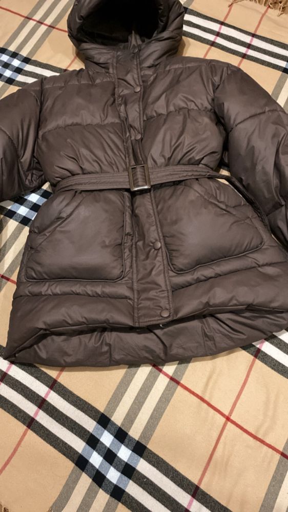 Продаю дуже стильну куртку люксова содель max mara
