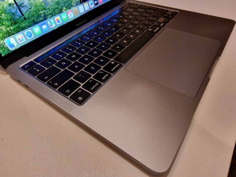 Apple MacBook Pro 13.3" M1 16GB RAM / 256GB macOS 26 -Tahoe / 87 cykli