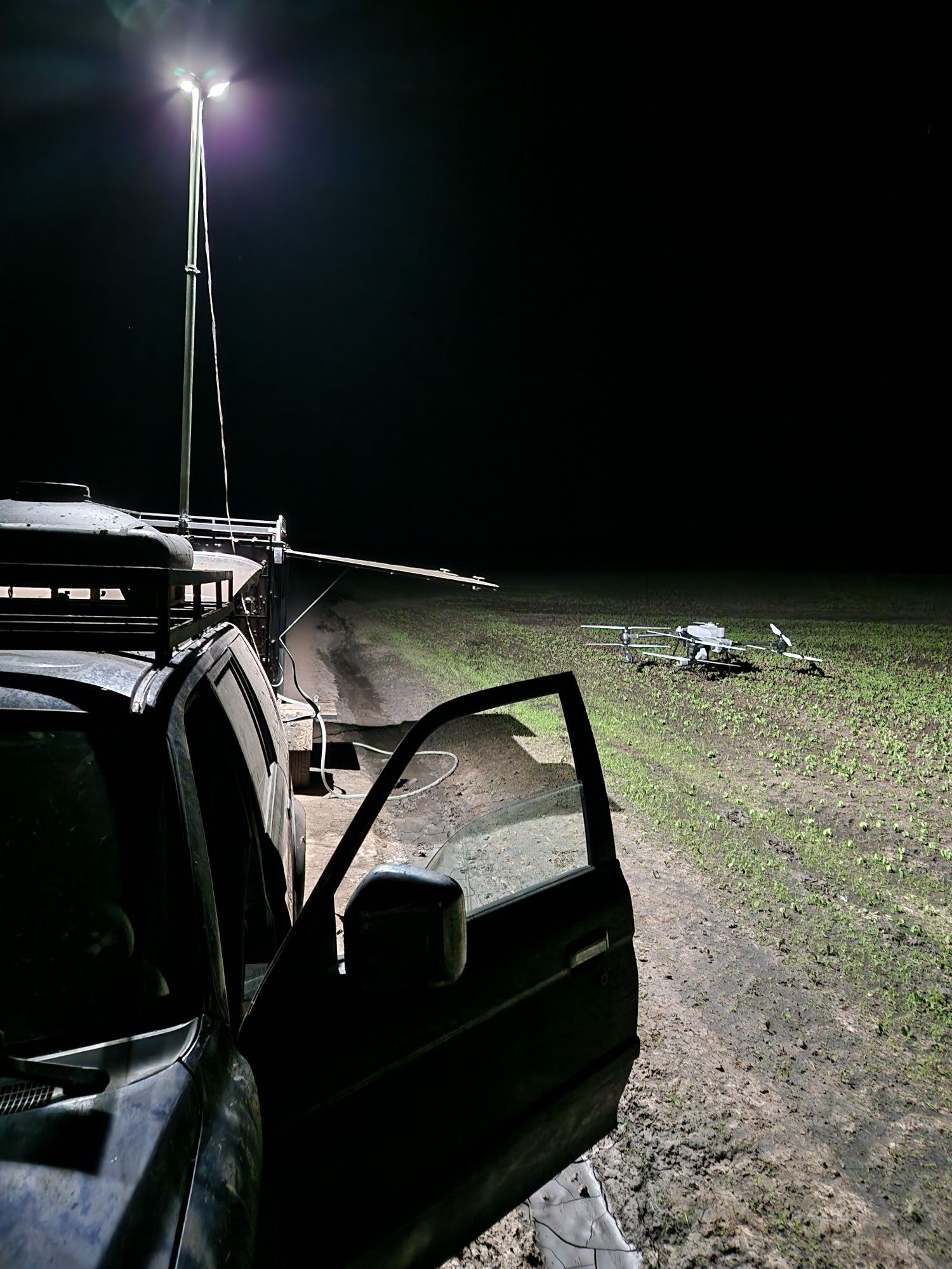 Внесення ЗЗР Агродронами DJI AGRAS T50