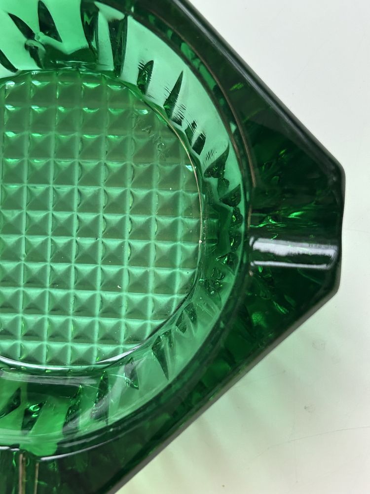 Piekna zielona szklana popielniczka vintage Francja lata 60-70