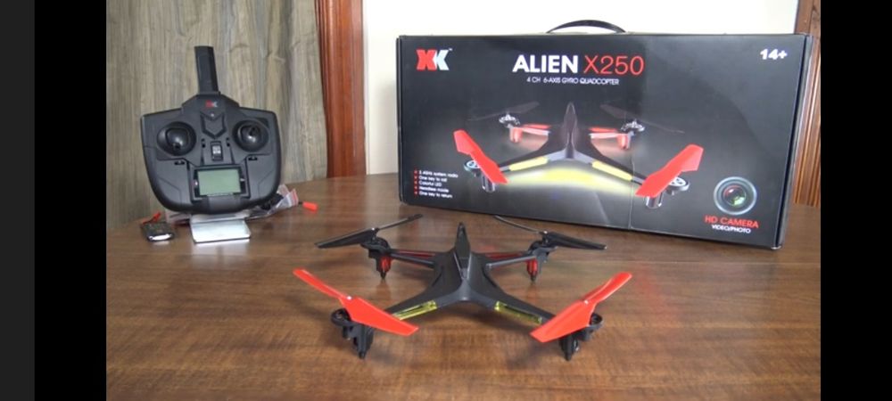 Drone  com monitor a cores incorporado, 3D,wifi e câmara hd.,2 bateria