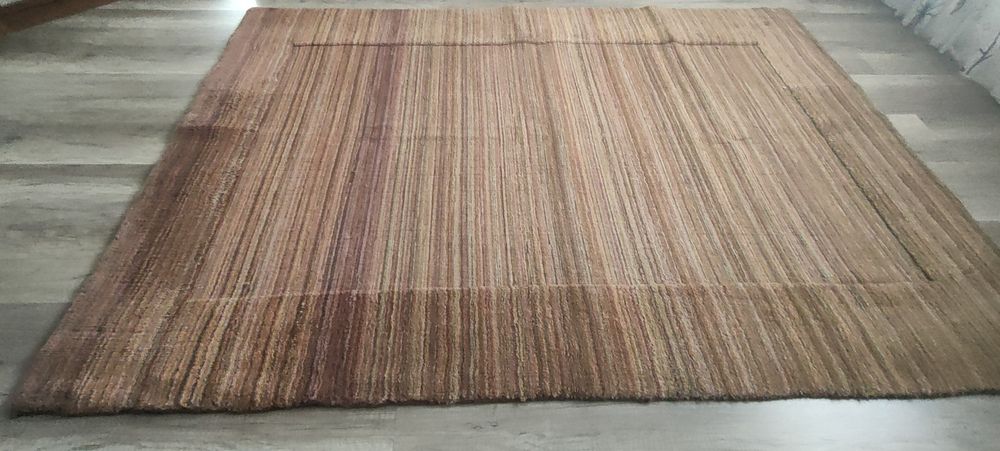 Tapete castanho e bordô IKEA