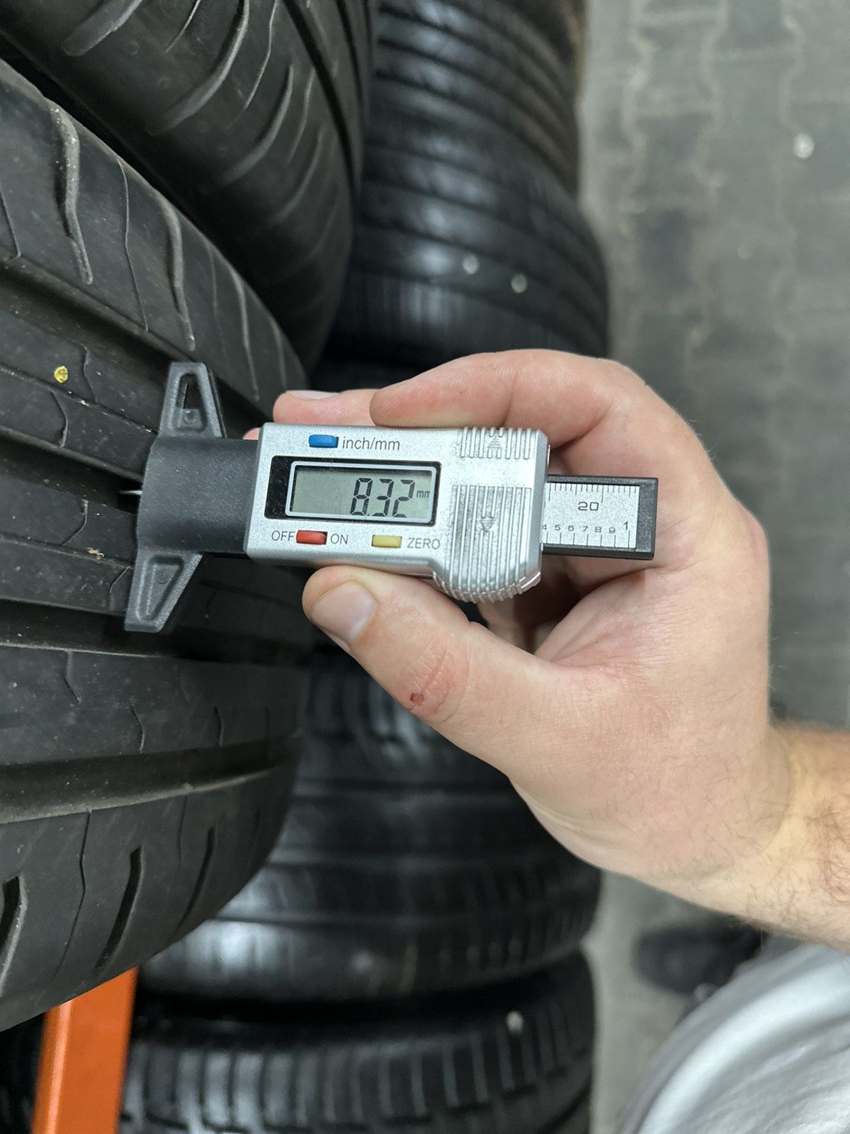 Шини Резина Літо 215/60 R17 96H Continental Conti Eco Contact 5