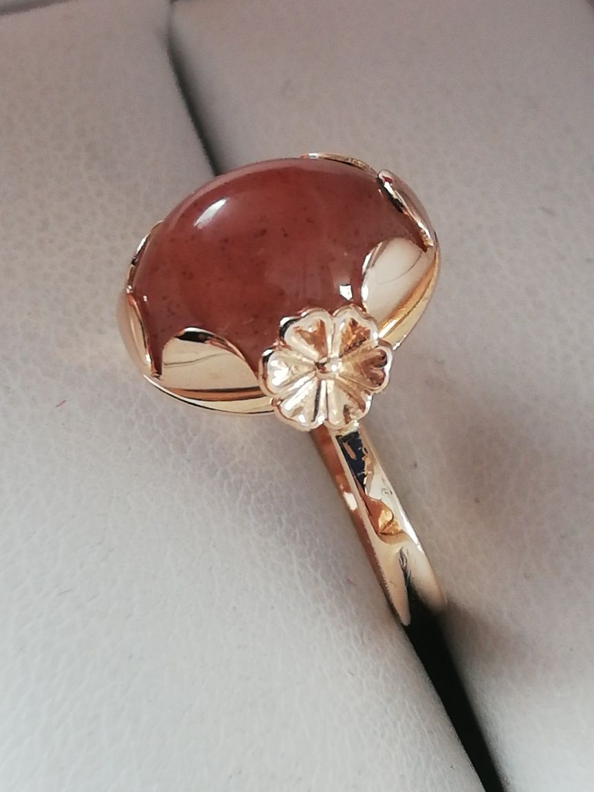 Złoty pierścionek z naturalnym kamieniem ZSRR pr583 Stan idealny