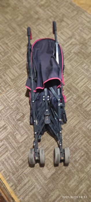 Продам срочно коляска трость фирмы Maclaren