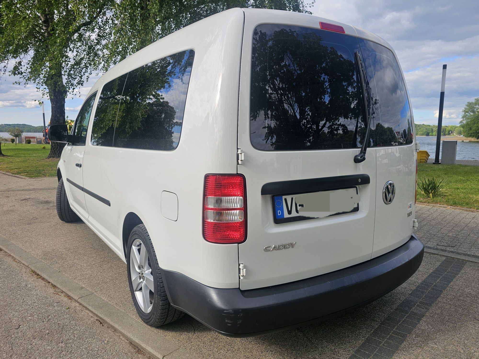 VW Caddy Maxi 5 osobowy 1.6 TDI klima nawi 105KM '13