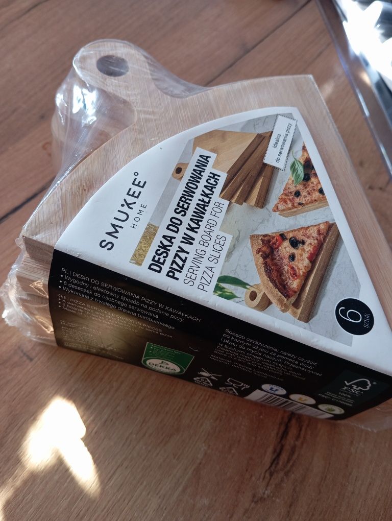 Deska do serwowania pizzy w kawałkach