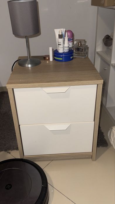 2 mesas de cabeceira ikea